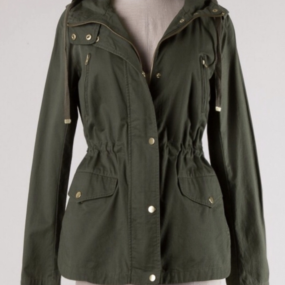 New Woman's Anorak Jacket